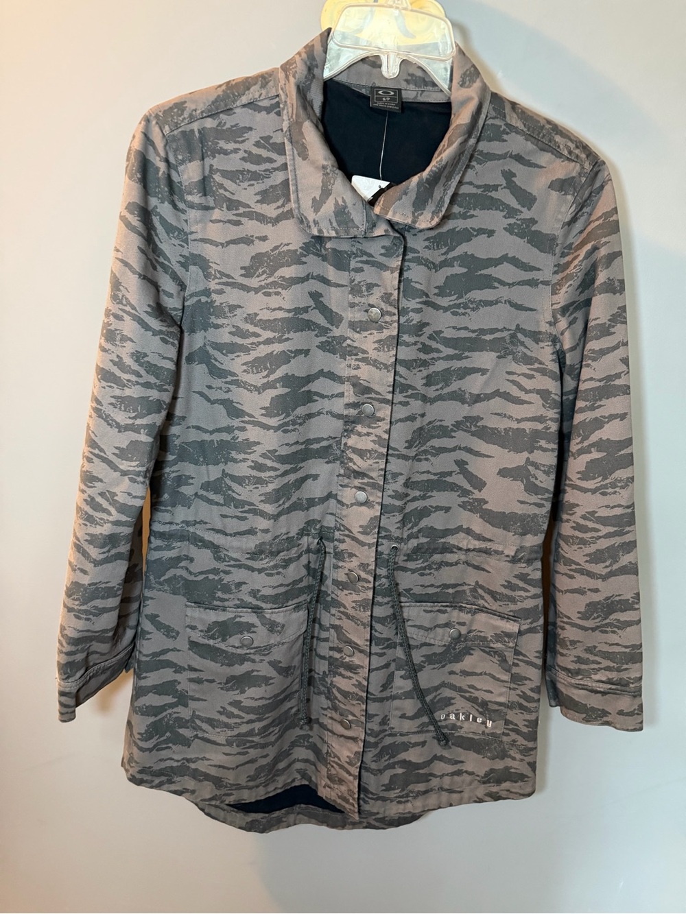 Oakley Women's Gray Camo Button-Front Utility Jacket Draw String Waist